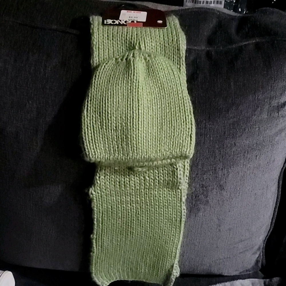 Nwt Hat and scarf set